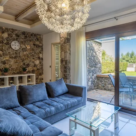 Afroditi By Bostonia Village Villa